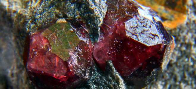 Что это за камень — карбункул?